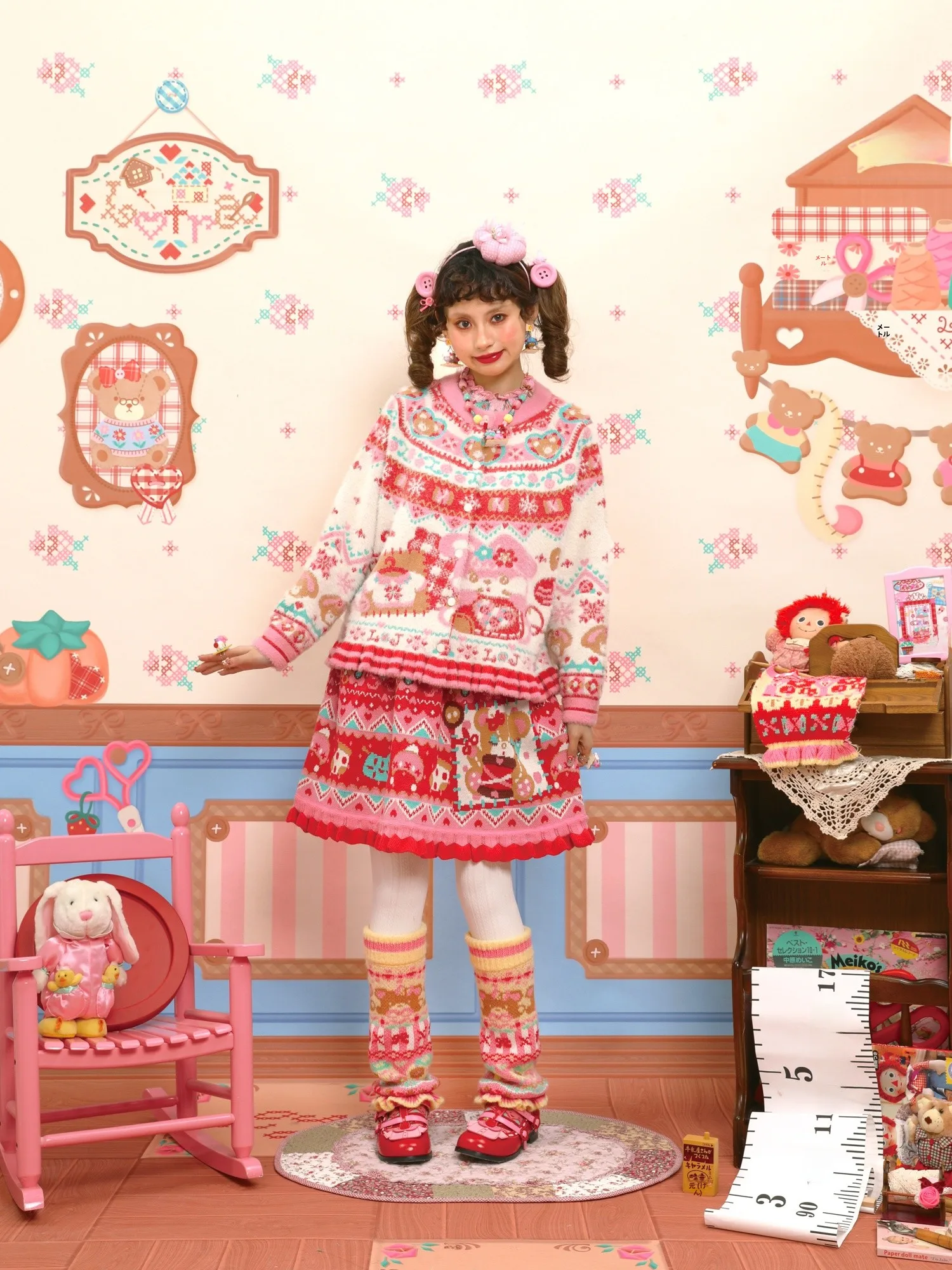 赤色フェアアイランド柄ニットフリルスカート：おしゃれなドールデザインで日常を彩る