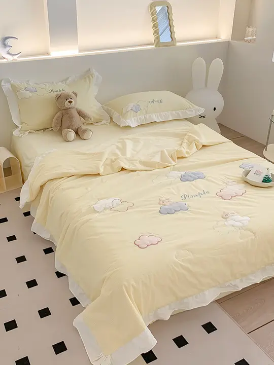 極上の柔らかさ！雲刺繍デザインの全棉ウォッシャブル夏用キルト【ダブル対応・洗濯機可】（セットアップ対応）