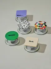 シンプルなデザインのマグネット式スマホスタンド【高品質・クリア素材】