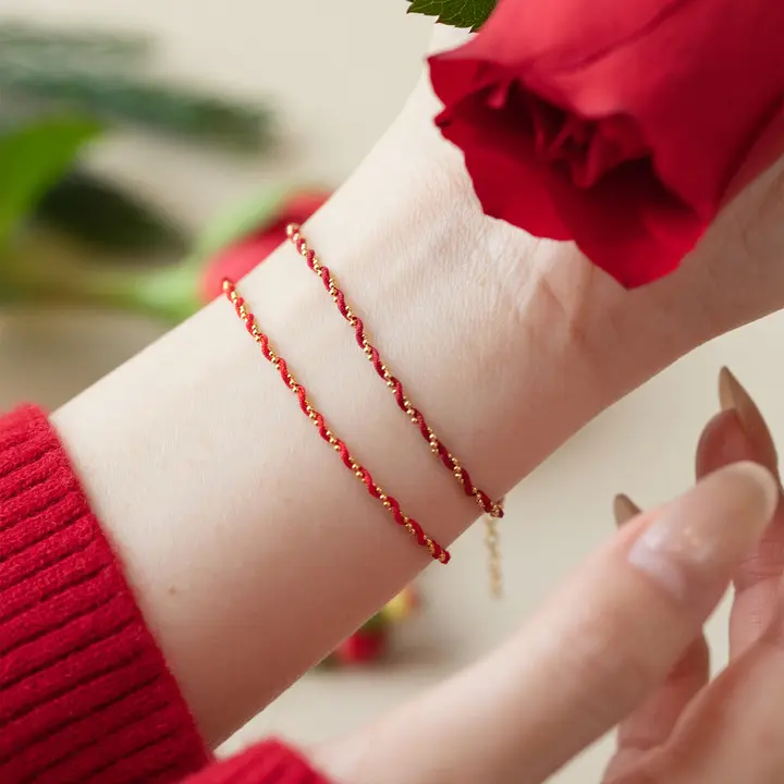 極上の柔らかさを楽しめる！14K包金の麻花編みハンドメイドブレスレット【水に強い・細身・レッドコード】