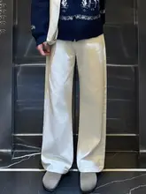 シンプルな白いデニムパンツ【男女兼用・毛羽立ちデザイン・ストレートシルエット】