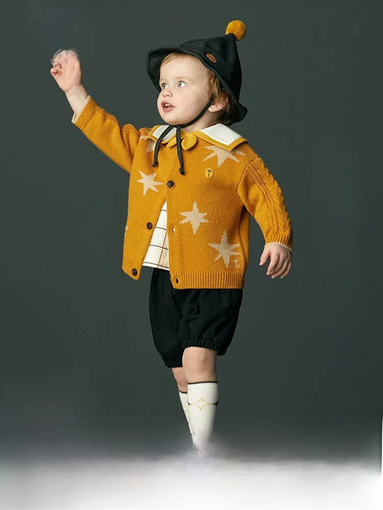 1歳の男の子にぴったりな「オシャレで柔らかい」トップスとパンツ、どう選ぶ？