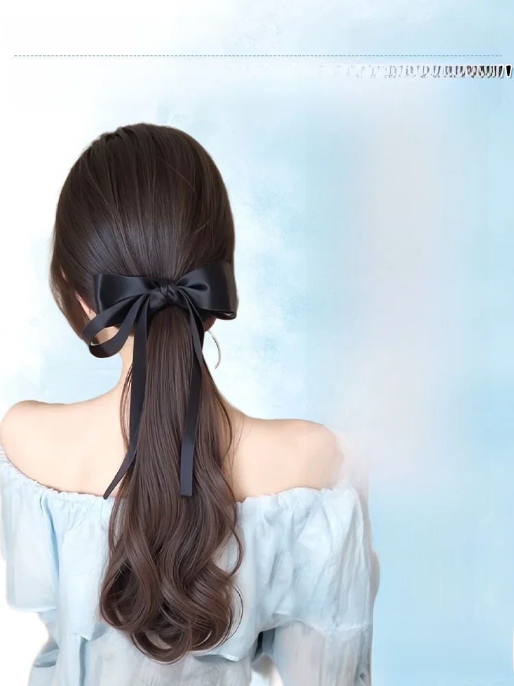 プールヘアアレンジに悩むあなたに、今すぐ使える「夏のポニーテール」は？