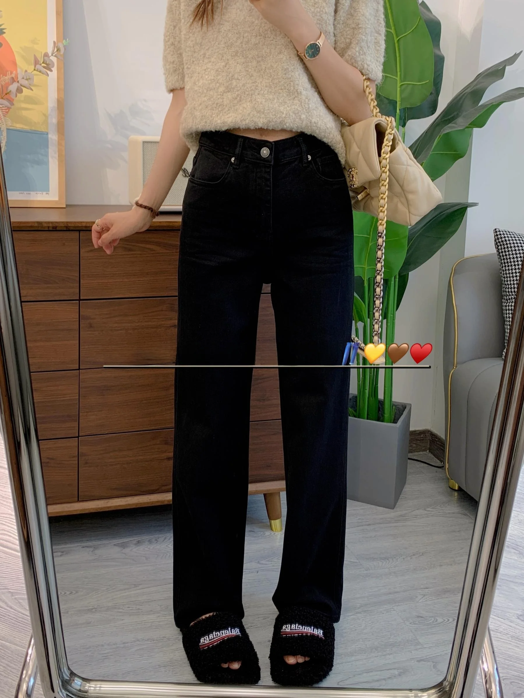 デニム コーデの基本ルールと選び方｜白デニムパンツの実際の着こなし術