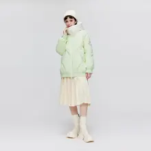 シンプルなデザインの短袖ダウンジャケット【軽量・環境に優しい・女性用】