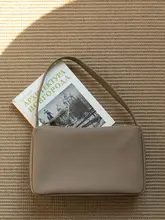 シンプルなHoboスタイルのバッグ【ライチ風牛革・ショルダーバッグ・春夏用】