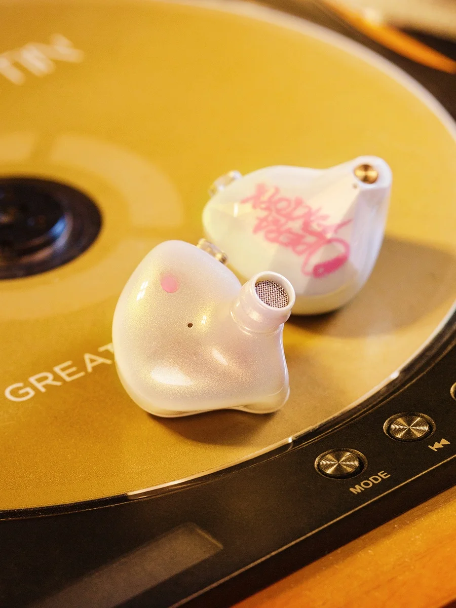 高解析HIFIイヤフォン OS1BEAT：3D音質とファッション性を融合した耳掛け式ヘッドホンの実用性