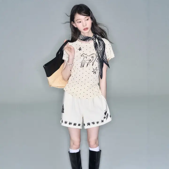星芒の小馬デザイン コットン混合ドット柄 手描きプリントのラグランショートスリーブTシャツ