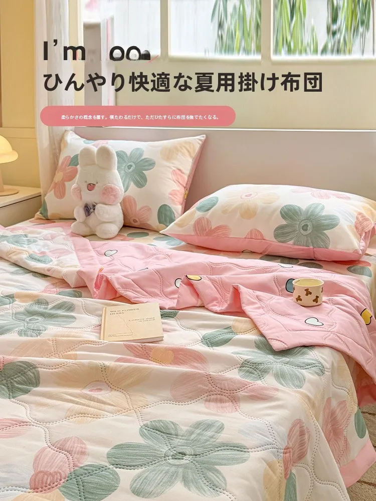 夏の部屋にぴったりのthrow blanketは、本当に存在するのか？