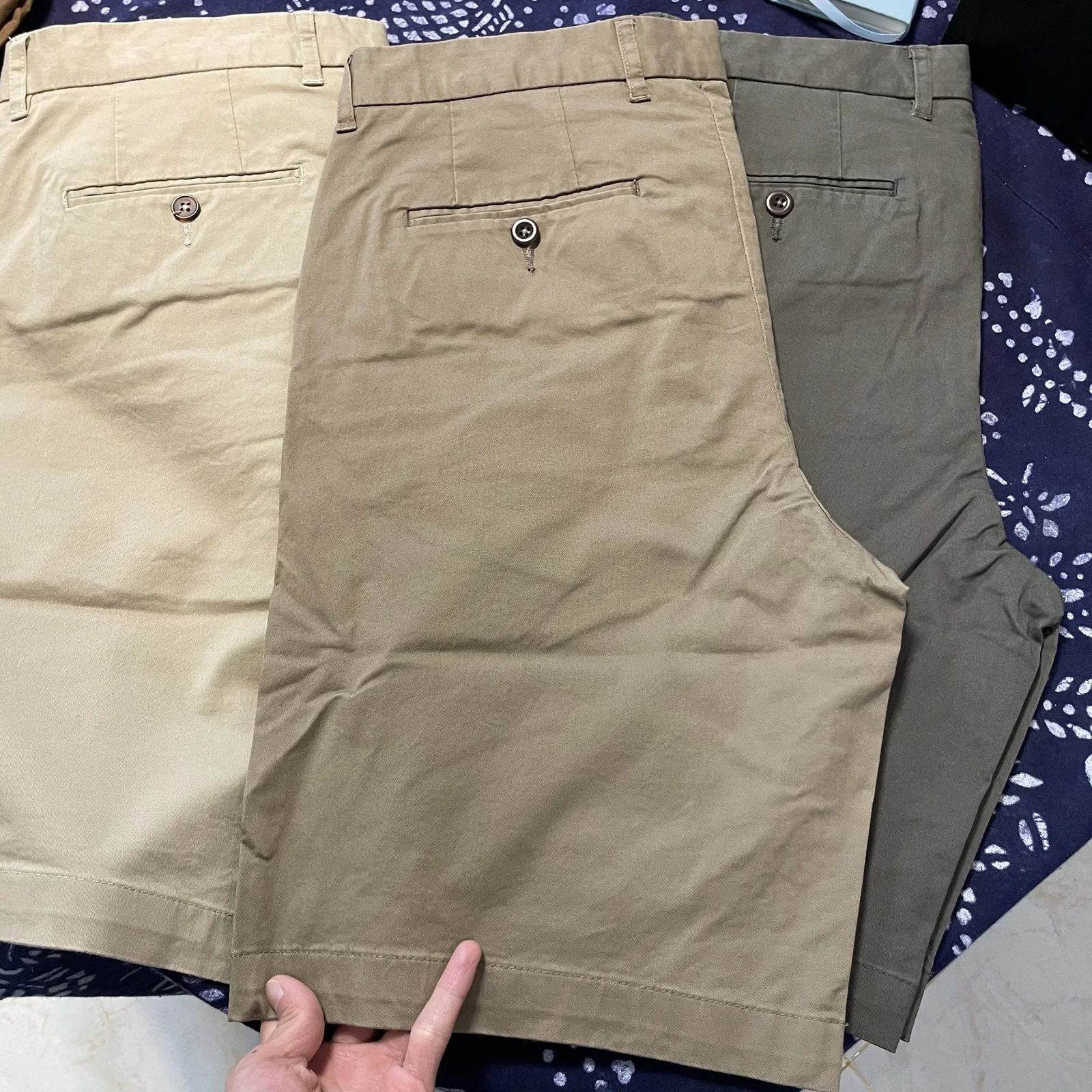 シンプルで使いやすい メンズ夏用コットンショートパンツの快適性と実用性