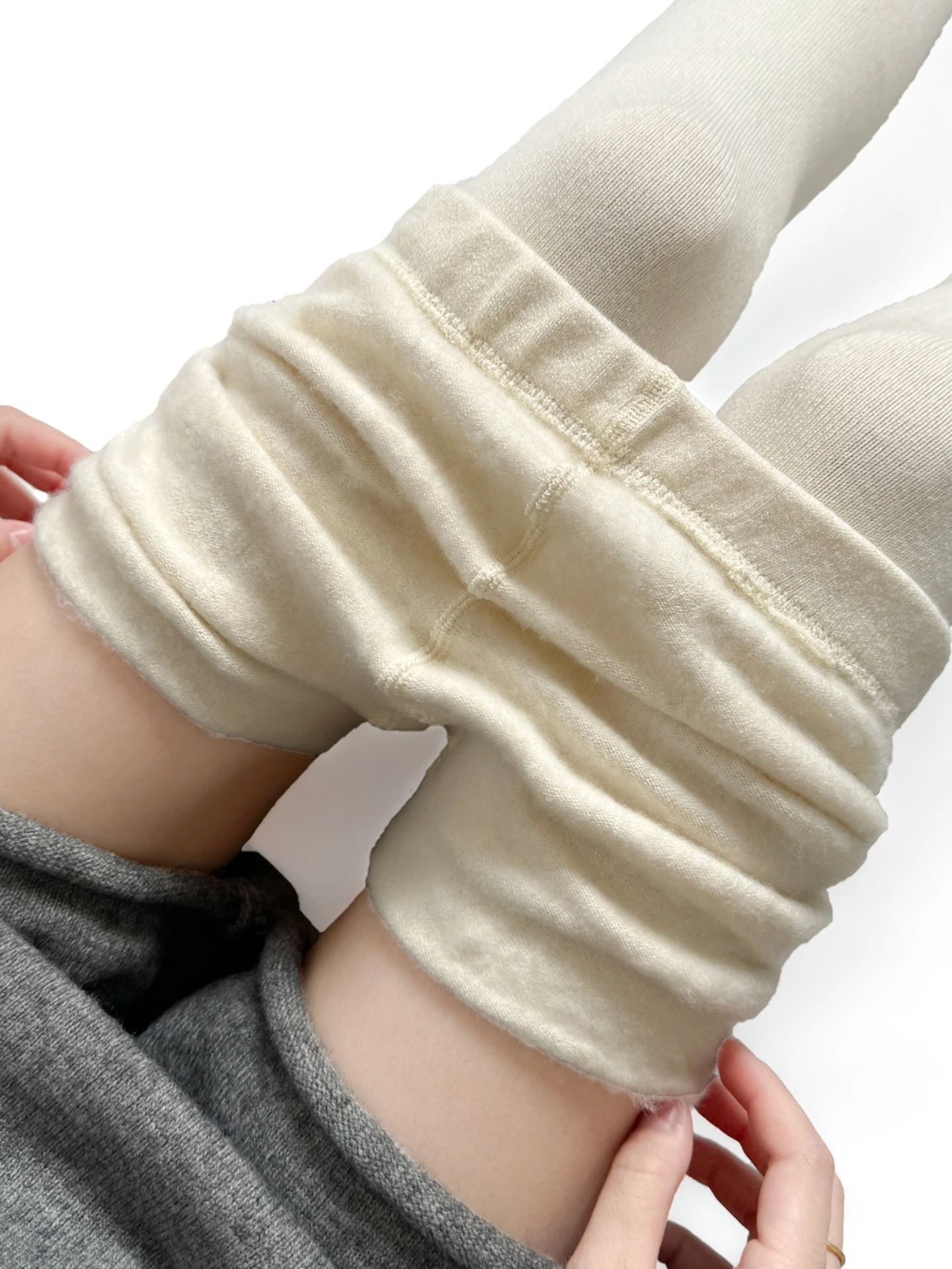 感動パンツ ウールライク はどんな感じ？3選で冬の日常を温かくする秘訣