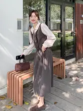 レトロな襟付きパフスリーブトップスとふりふりデザインのスカート【春用・魅力的なシルエット・女性用】（セットアップ対応）