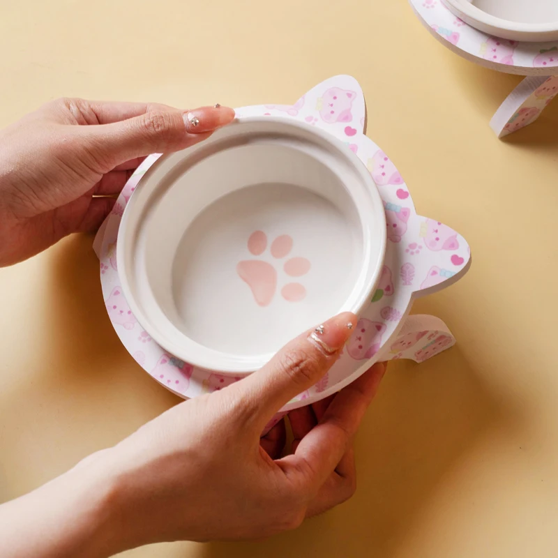 猫用陶器食器スラントデザイン：水と餌兼用の防倒れ構造を徹底解説