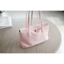本革トートバッグ【女性用・軽量・大容量・ピンクと黒】