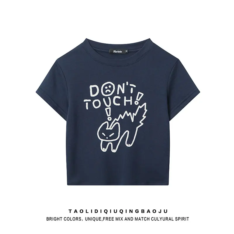 カジュアルなアニメプリント半袖Tシャツ：女性向けゆったりデザインの実用性と季節適応性