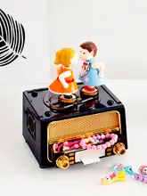 音楽ボックス 彼女への プレゼント バレンタインデー 誕生日 ギフト 創造的な回転ダンスキス ピアノ ラジオ
