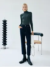 高腰デザインのストレートジーンズ【レディース・春秋用・スリムフィット・九分丈】