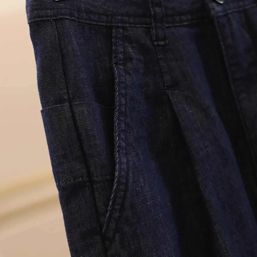 ハイウエストストレートデニムパンツは、通勤の毎日をどう変えるの？
