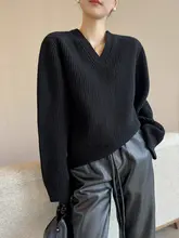黒のVネック長袖ニットセーター【春用・したスタイル・女性用】（セットアップ対応）