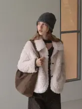 極上の柔らかさのフェイクラムファーコート【厚手・オープンフロント・女性用】