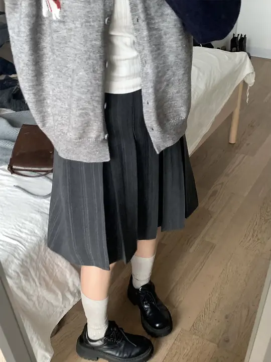 レトロ高腰プリーツスカート【秋冬用・Aライン・女性用・セミフレア】