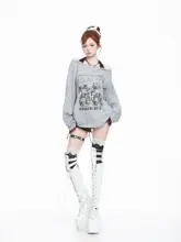オフショルダー長袖Tシャツ【カジュアル・プリント・春用・デザイン性あり】