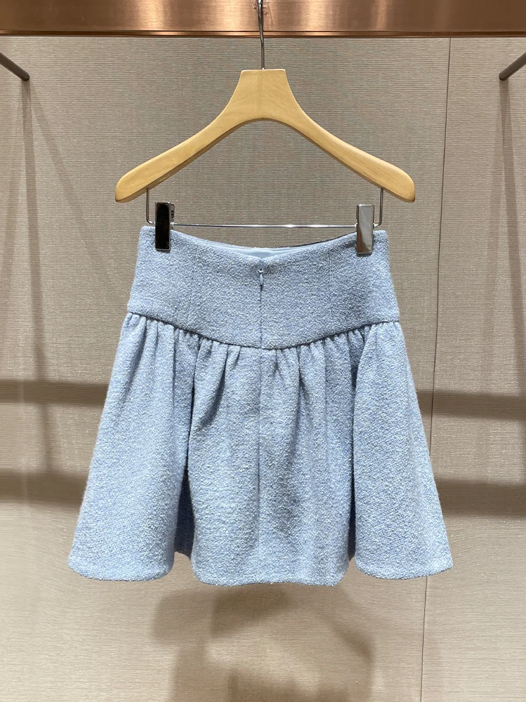 30代の女性が今、着たい「カジュアルエレガンス」の秘密は？高級感と軽さを両立したフレアミニスカートの選び方