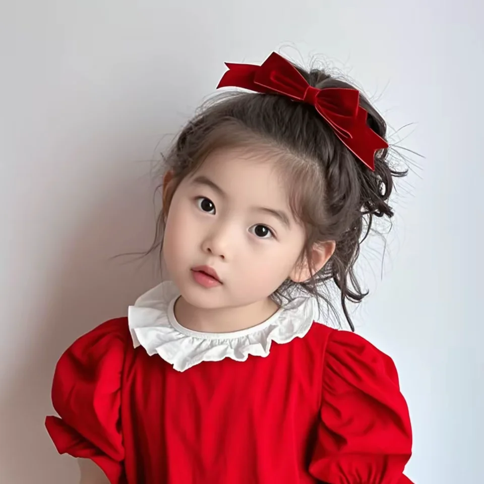 子供用 ベルベット製 赤いリボンのヘアクリップ【秋冬・クリスマス・プリンセススタイル】