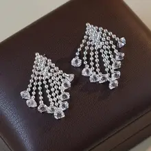 シンプルで華やかなデザインのダイヤモンド風ピアス【韓国風・個性的・ファッション】