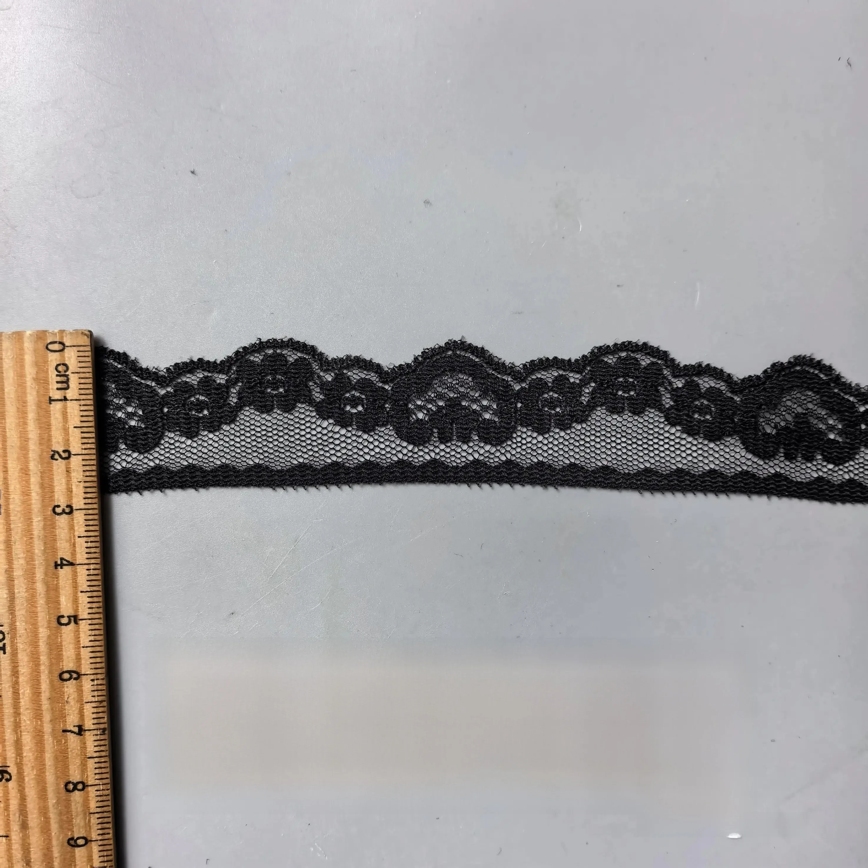 薄手レーストリム：透け感と波状ドットが特徴の自作衣装用つけ襟