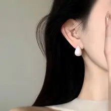 高級感あるピンクエナメル水滴イヤリング【純銀ピアス・シンプルデザイン・女性用】