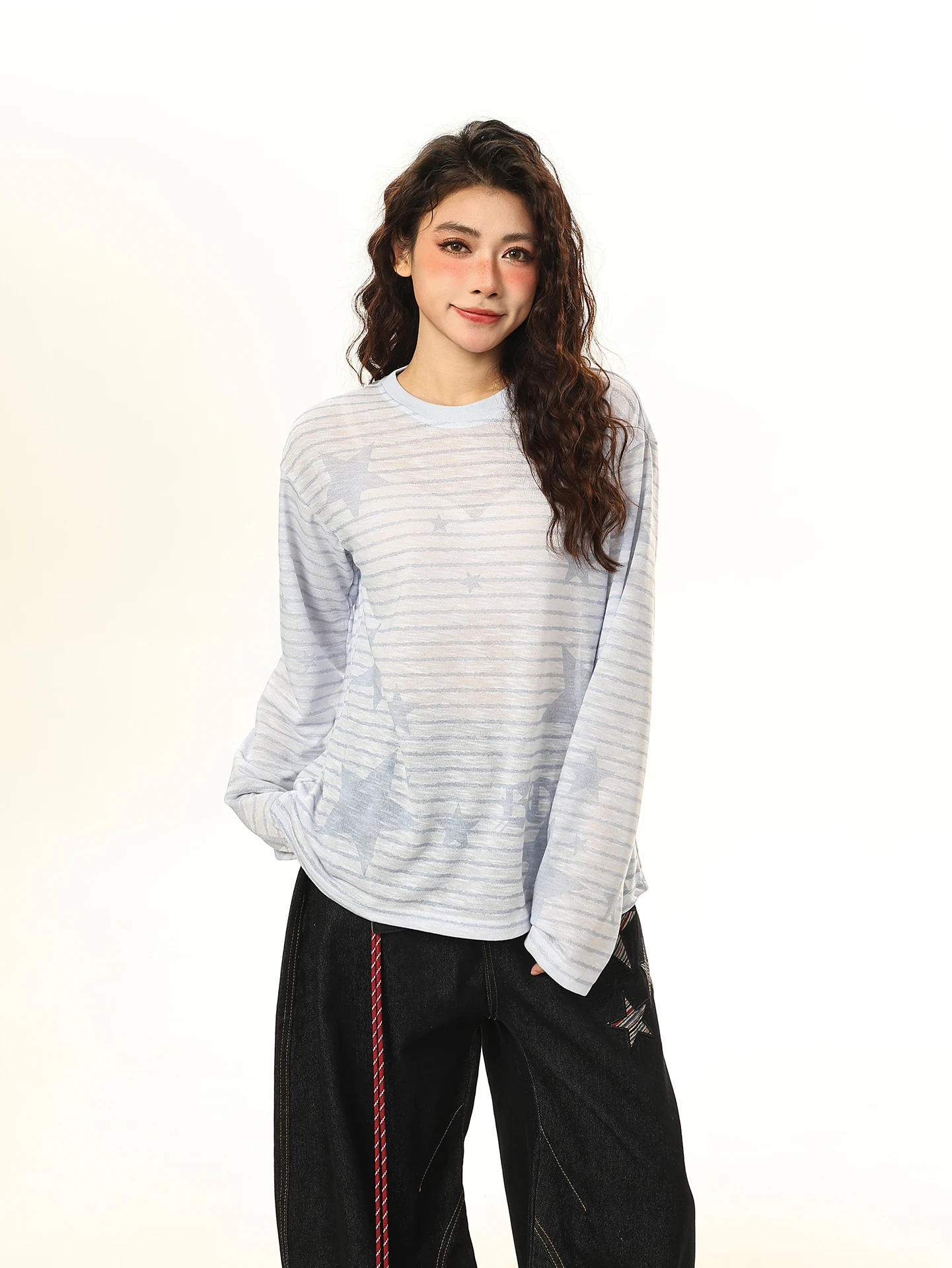 星柄ストライプの丸首長袖Tシャツ【春用・・薄手】