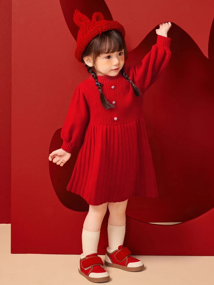 1歳誕生日の祖父母に贈る服は、どんなデザインがおすすめ？