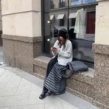 極上の柔らかさのバルキーVネックニットカーディガン【秋冬・した雰囲気】