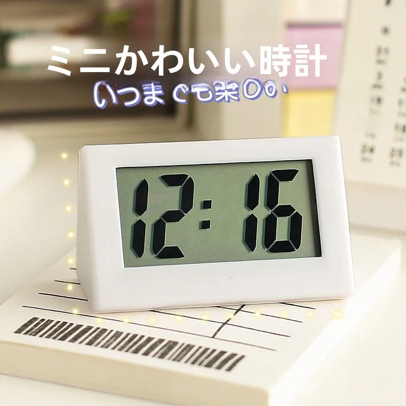きれいめコーデに合う時計や小物は、シンプルさが鍵？