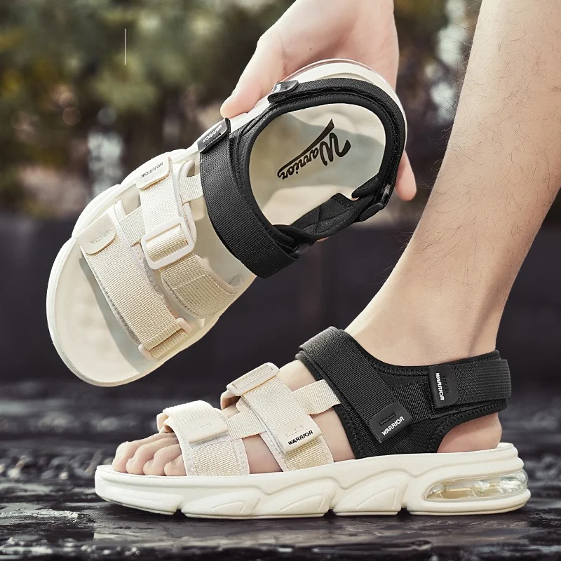 疲れないサンダルを選ぶには？Warriorのエアクッションサンダルが解決する足の負担とは