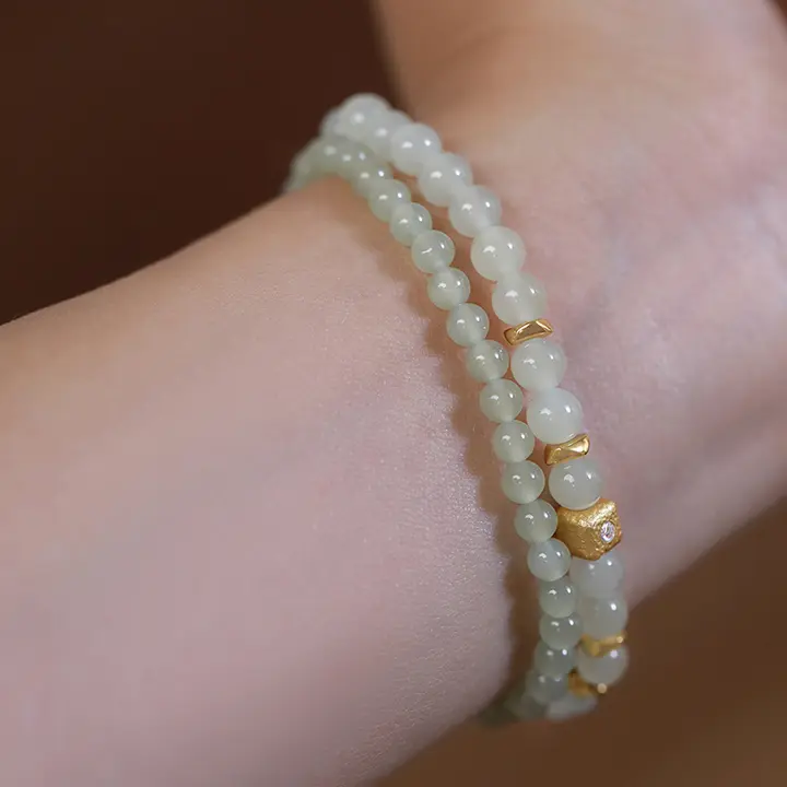 シンプルで洗練されたデザイン！和田玉と純銀のブレスレット【レトロスタイル】