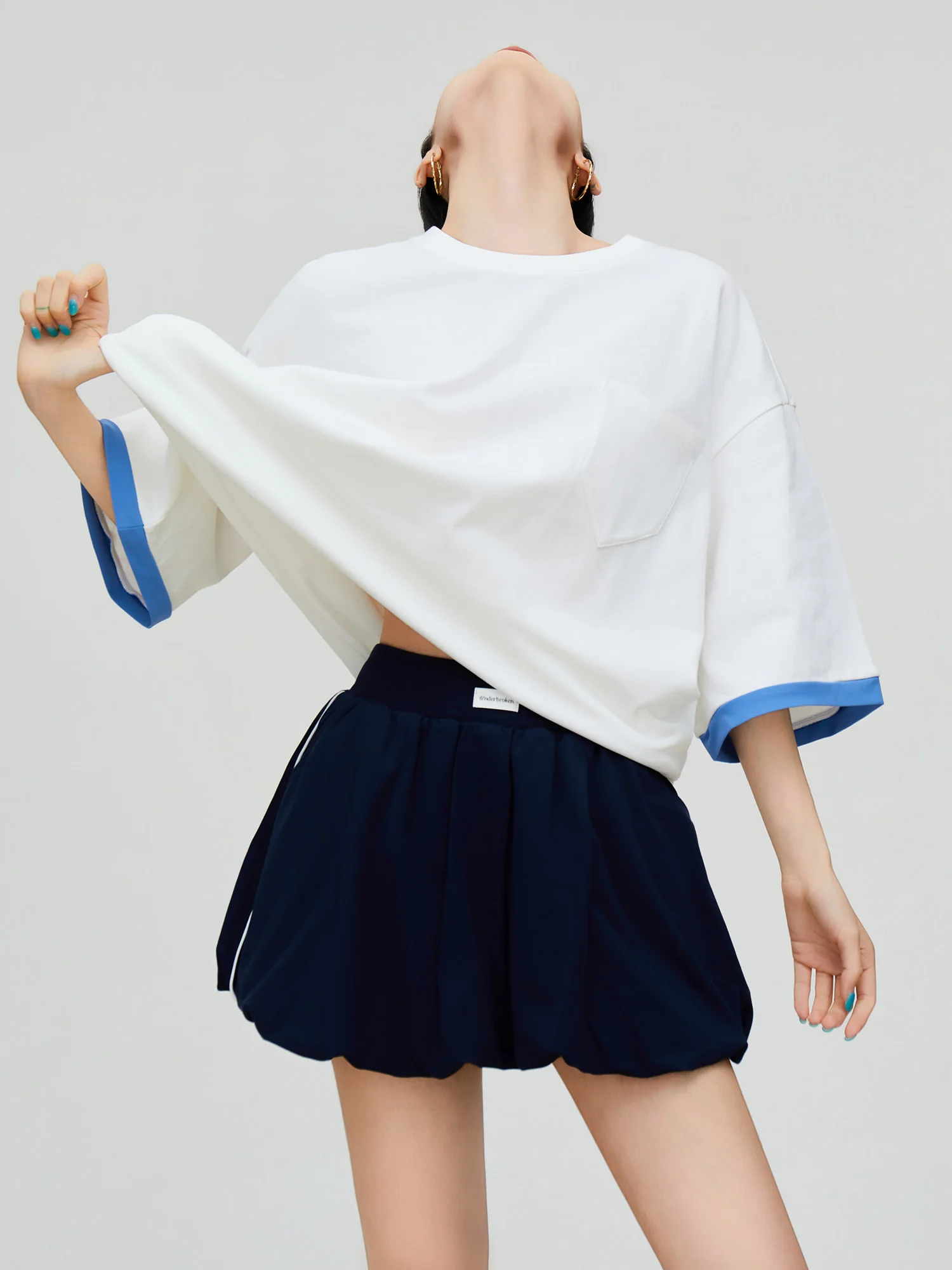 5部袖Tシャツの特徴と着用シーン：小意達の花 フィットホワイトモデルの実際の使い方