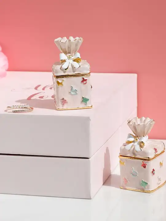 ジュエリーボックス ガーリー キャンディピンク コンパクト 携帯用 アクセサリー ネックレス ブレスレット ピアス イヤリング 収納