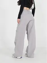 ゆったりとしたシルエットのカーゴパンツ【シルバーグレー・春秋用・ローボディ・ワイドレッグ】