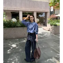 深い青のハイウエストリネンパンツ【ワイドレッグ・フィット・シンプルデザイン】