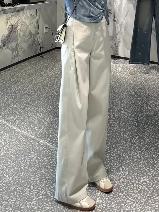 高腰デザイン！シンプルな青白色のワイドレッグパンツ【カジュアルスタイル・ストレート・垂感】（セットアップ対応）