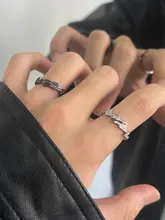 デザイン性の高いカジュアルなダイヤモンドリング【男女兼用・ヒップホップスタイル・指輪】