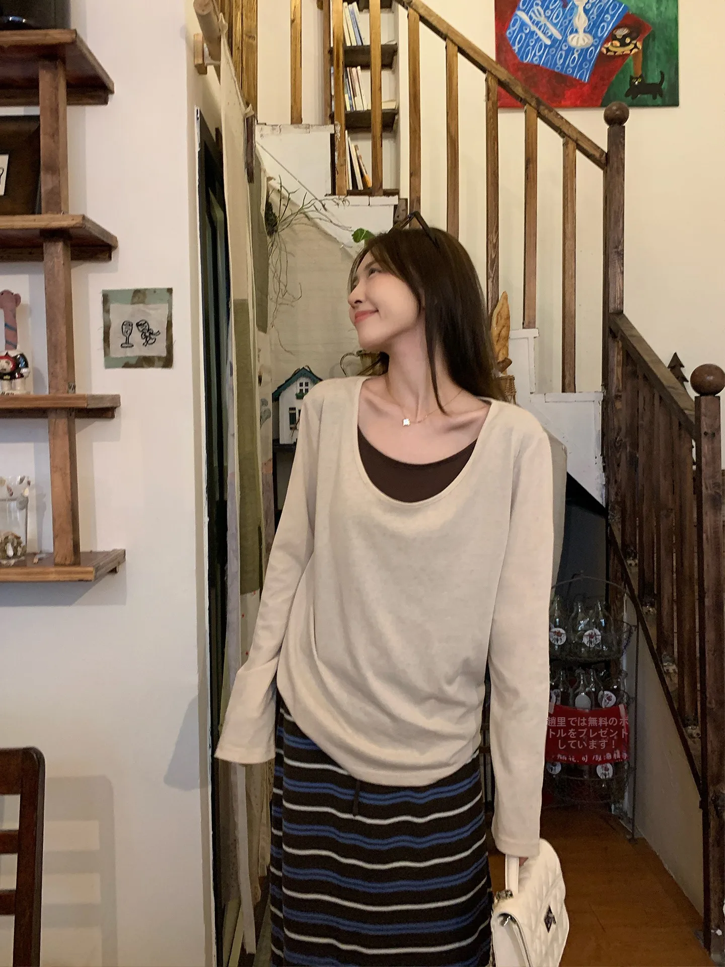 「tシャツ ロンt 重ね着 レディース」で失敗しない着こなしは？カラーブロックの長袖Tシャツが解決する