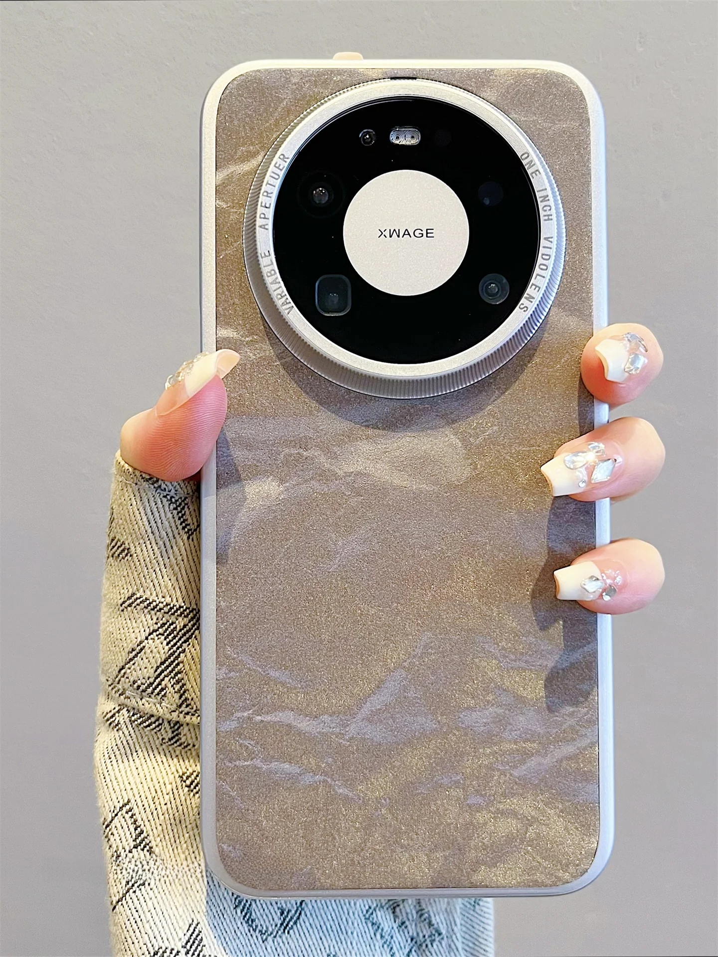 高級電鍍ベロア風流砂模様スマホケース：ゴールド・シンプル・デコストーンとの違いと実用性