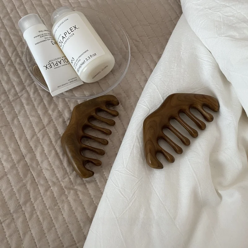 頭痛がひどいと  き、本当にヘッドスパが効くの？緑檀のヘアコームで頭を整える方法とは