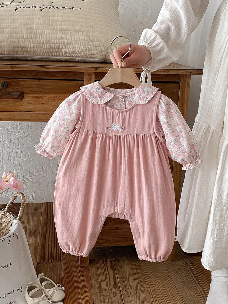 春 の赤ちゃん服で悩んでいるなら、この花柄ボディスーツが救う！