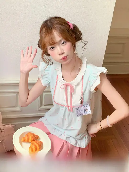 可愛いデザインの夏用ピンクグリーンコーディネート【トップスとフレアスカート】（セットアップ対応）