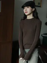 花杏色のレトロなラウンドネック長袖ニットセーター【秋冬用・スリムフィット】