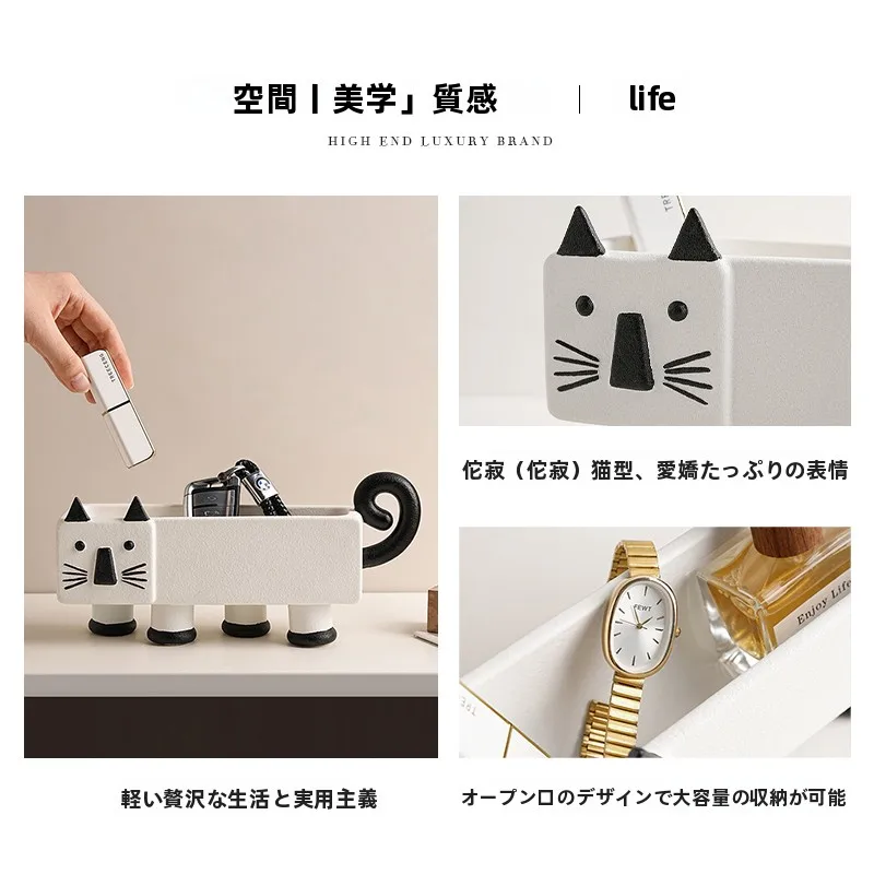 ユニークな猫デザインの収納飾り：和のテイストを意識した玄関インテリア
